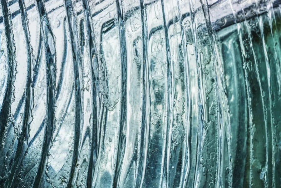 Ученые создали самое тонкое и невидимое глазу зеркало в мире