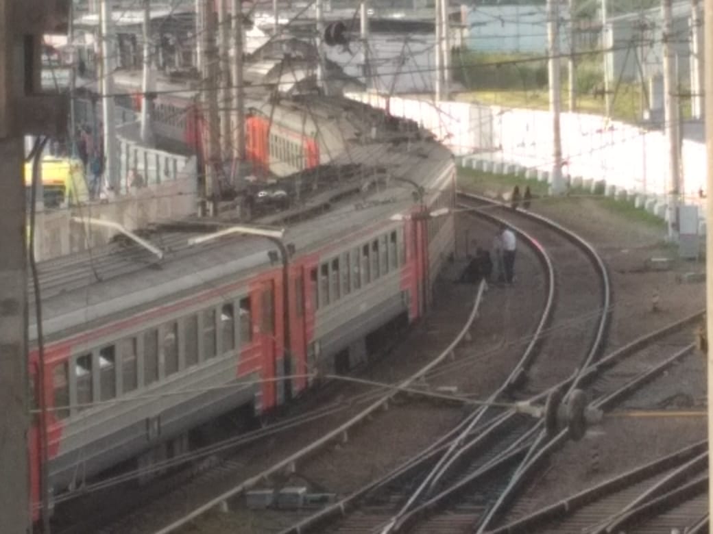 Электричка сбила человека на железнодорожной станции Москва-Бутырская