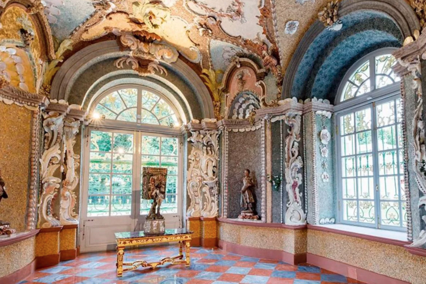 Москвичам рассказали о развитии российской стекольной промышленности