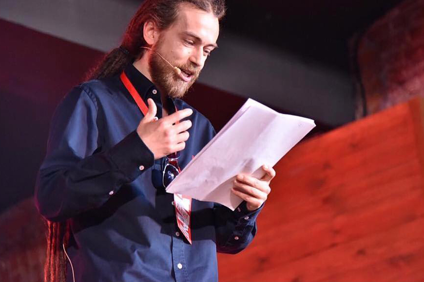 СМИ: Стало известно, почему отец Децла закрыл свой бизнес