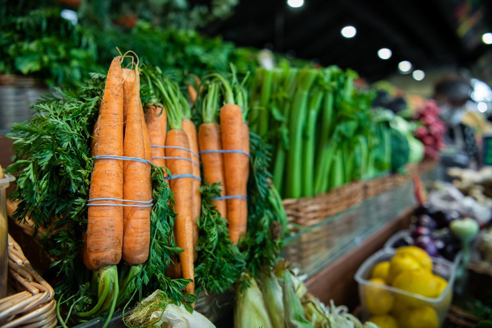 Картофель и морковь подорожали в рознице более чем на треть с начала года
