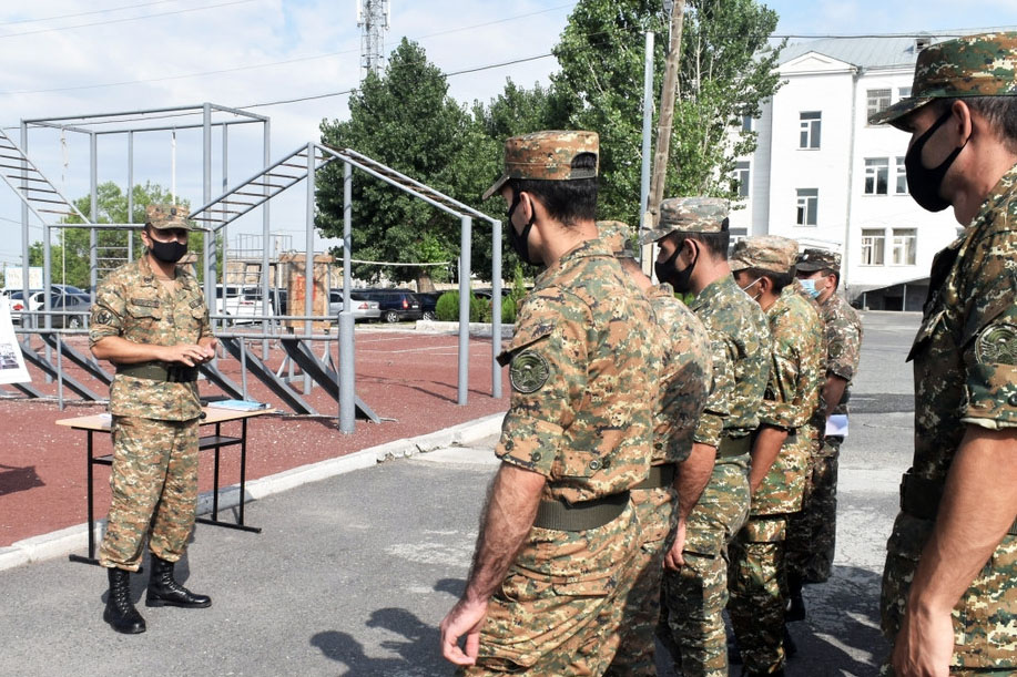 Сын премьер-министра Армении отправился воевать в Карабах