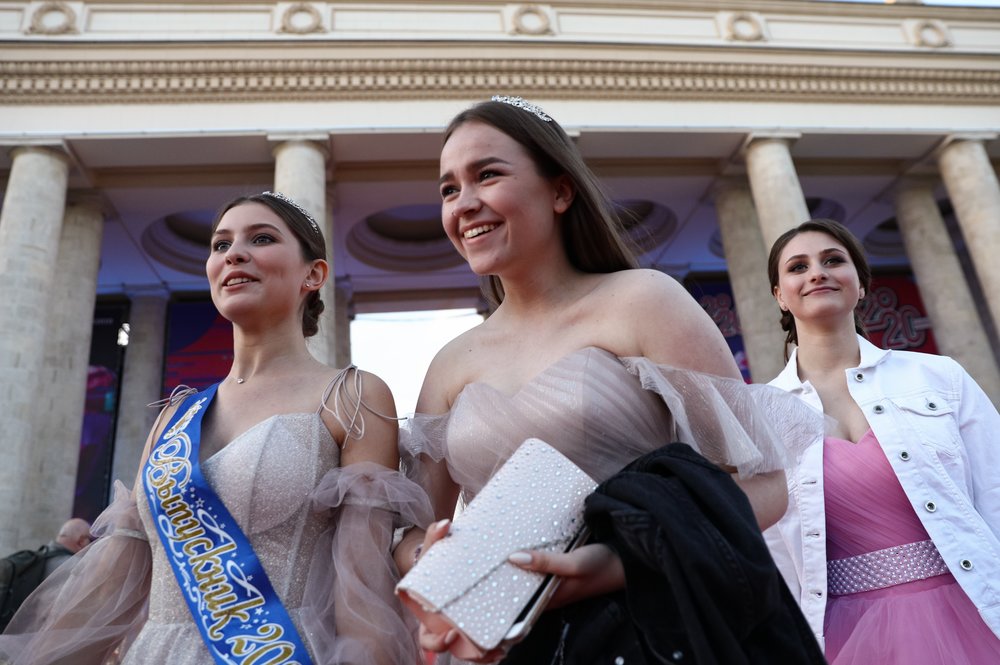 Выпускные для старшеклассников в Подмосковье проведут на открытом воздухе