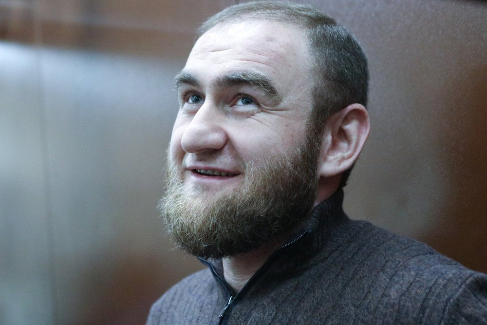 Мосгорсуд продлил до 24 января арест Арашукову и его отцу