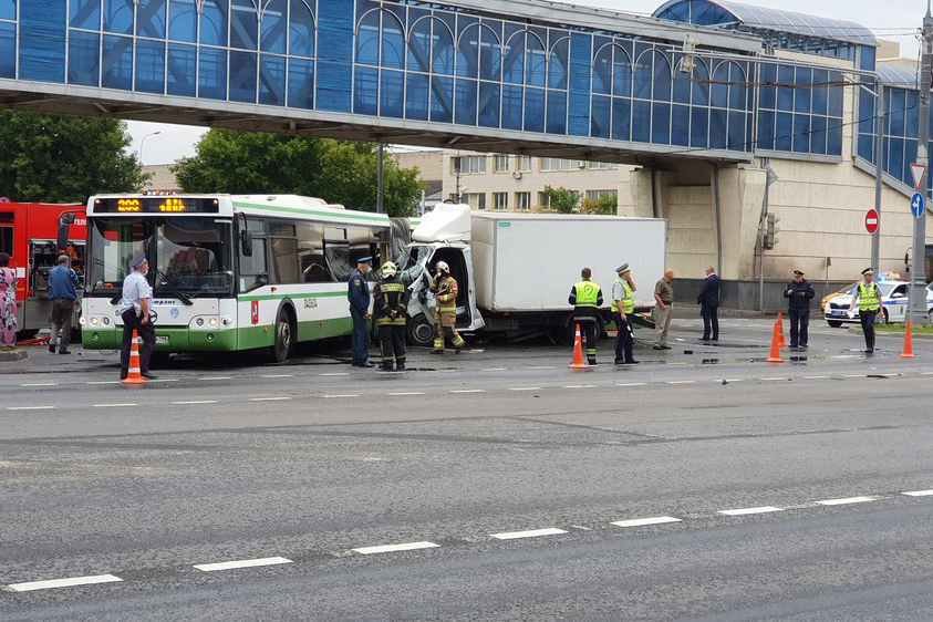 Появились подробности ДТП с пассажирским автобусом на юго-востоке Москвы