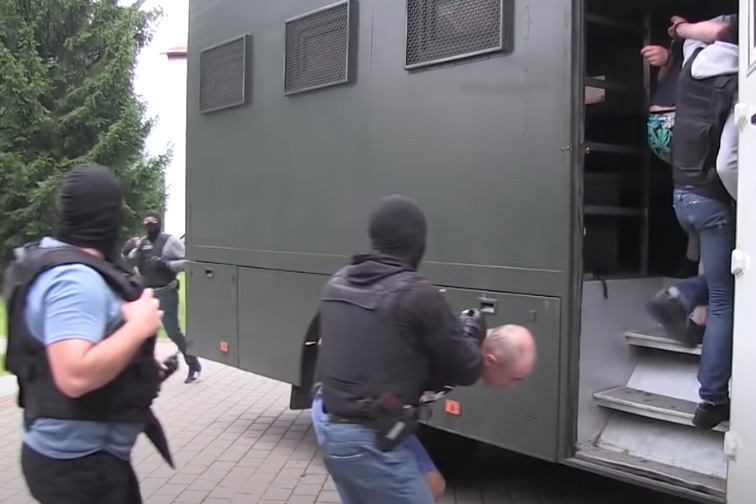 Юрист описал сценарий дела задержанных в Белоруссии россиян
