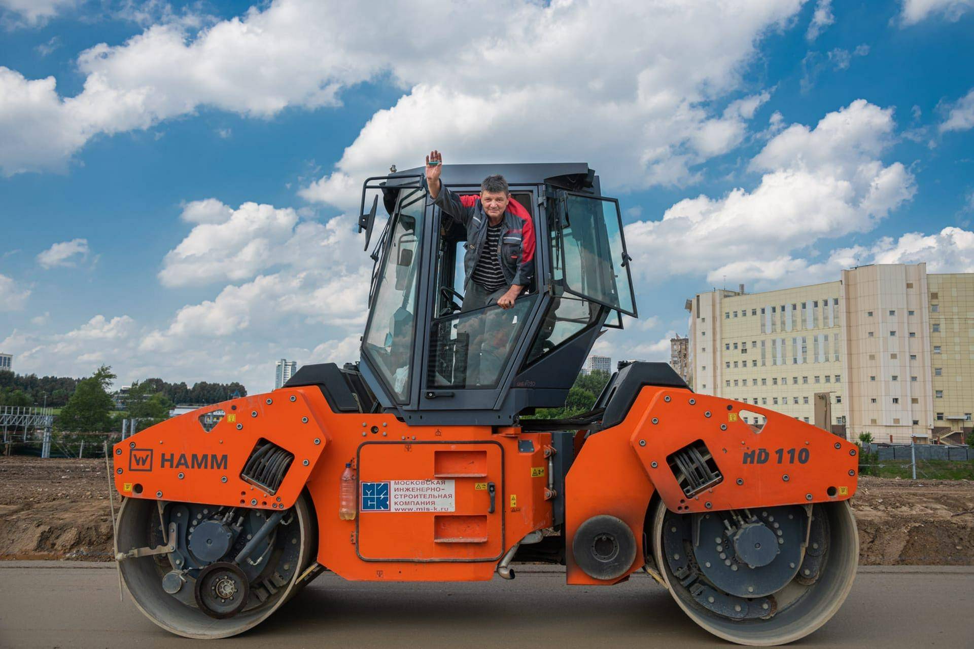 Новую подъездную дорогу построили столичные строители к 45 подмосковным СНТ