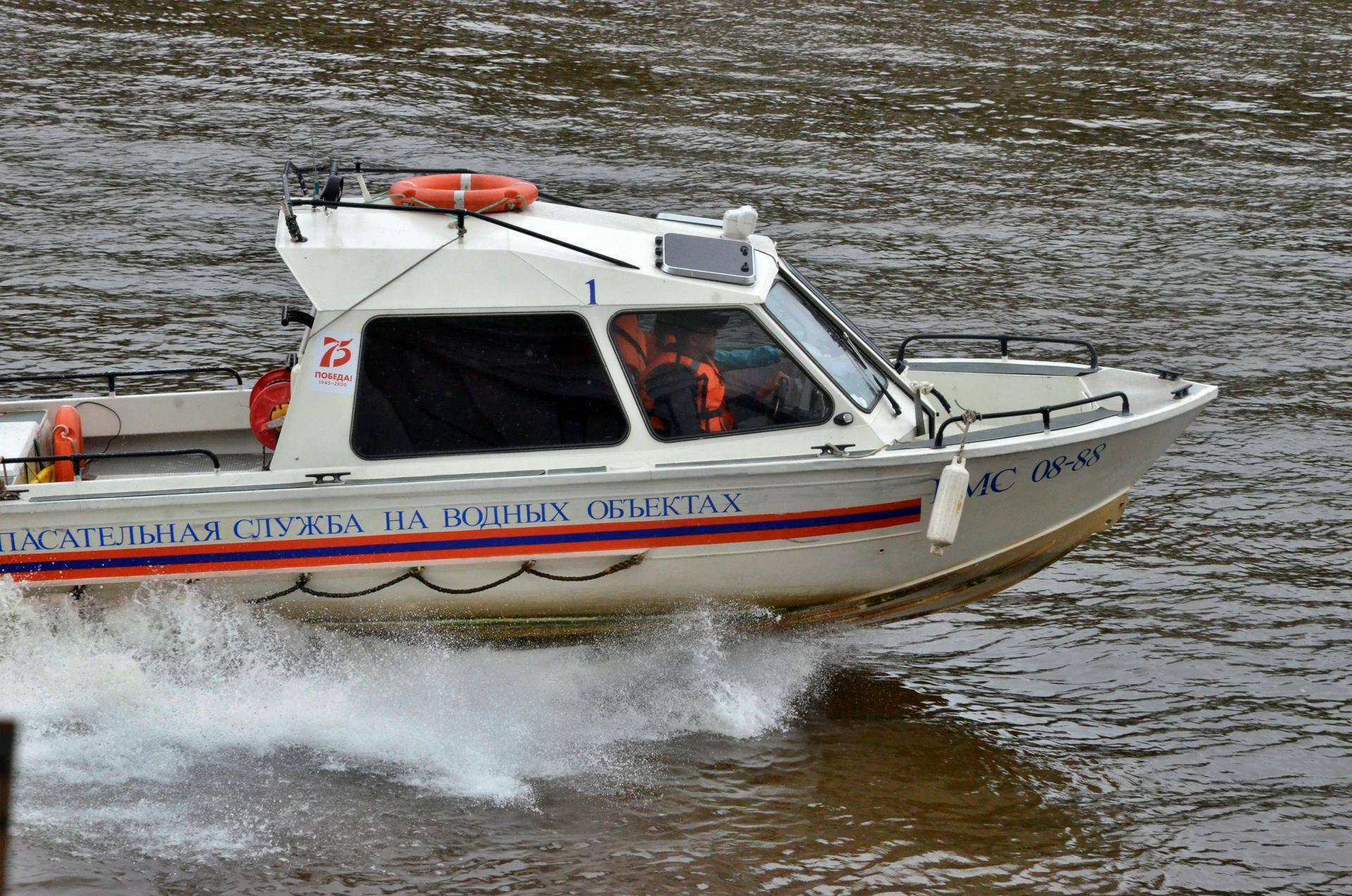 Спасатели усилили контроль безопасности на водоемах из-за сильной жары в Москве