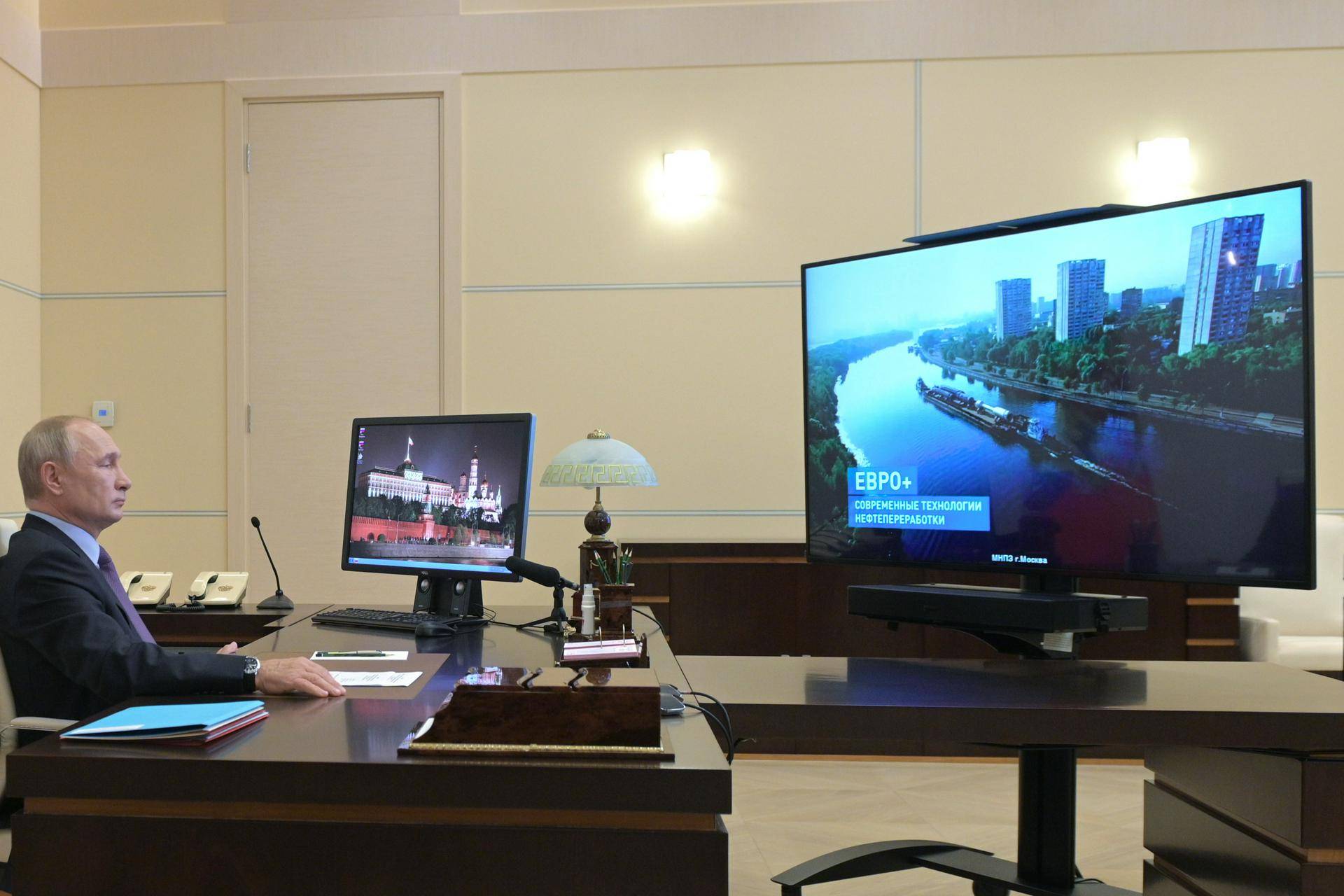 Путин открыл комплекс переработки нефти «Евро+» на Московском НПЗ