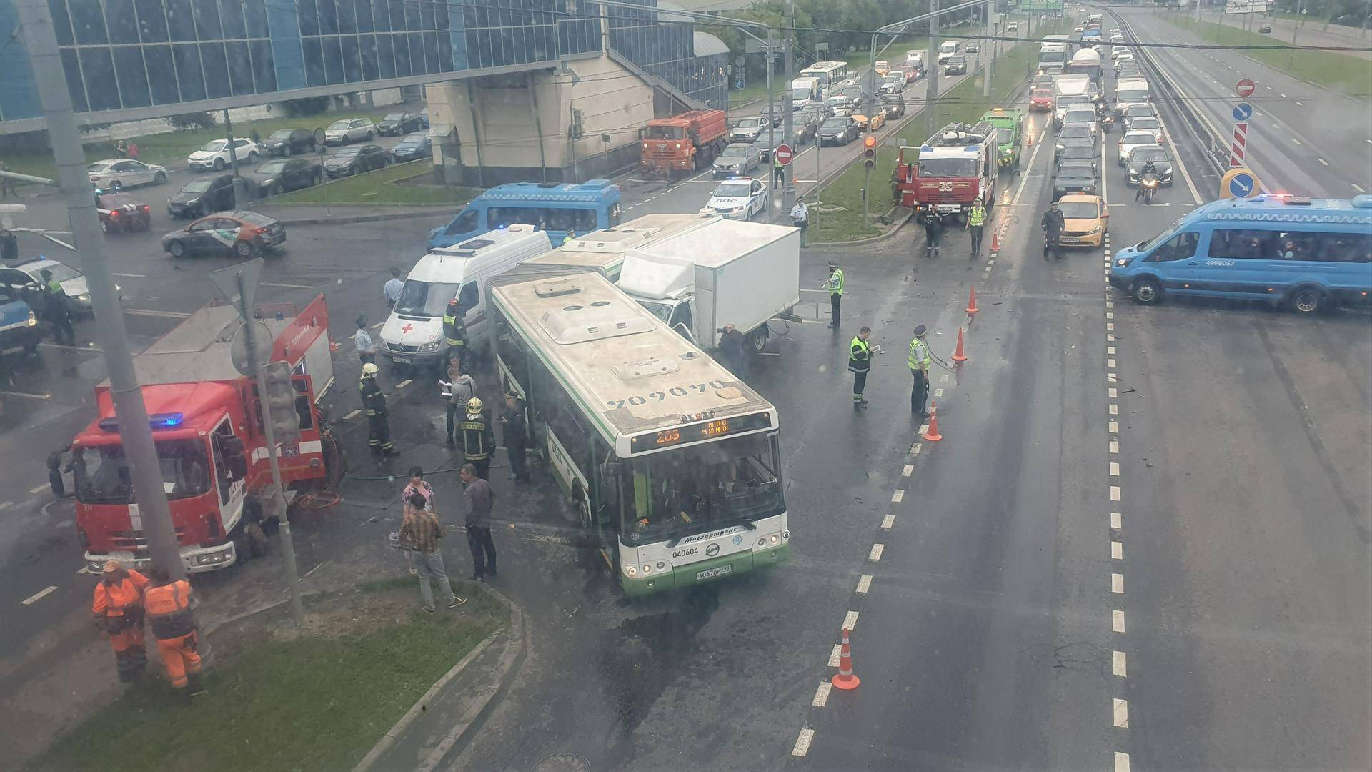 Автобус и «газель» столкнулись на Ташкентской улице