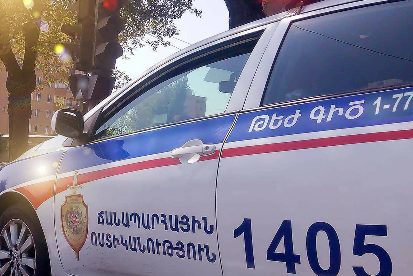 Неизвестный взорвал бомбу у здания полиции на границе Азербайджана и Армении