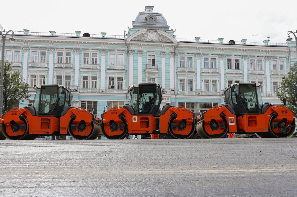 Петр Бирюков: Участок Тверской улицы ремонтируют более двух тысяч рабочих