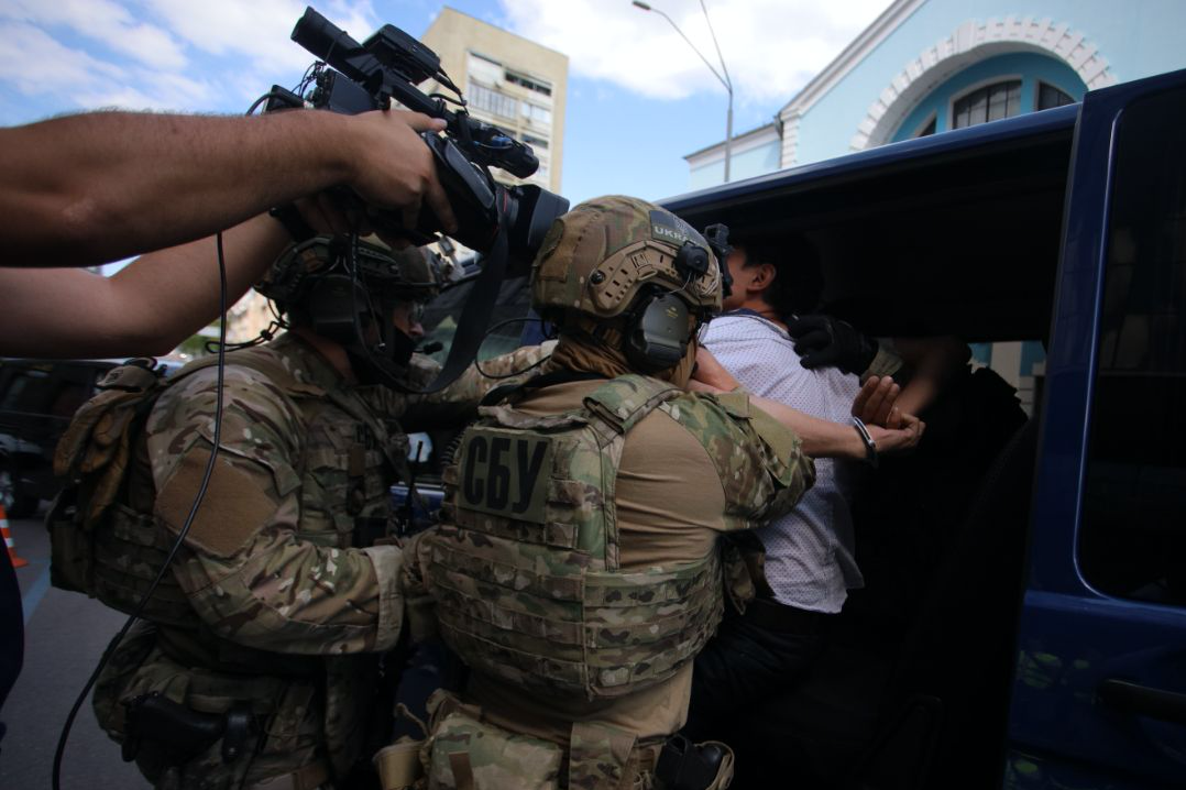 Полиция Киева не нашла взрывоопасных предметов в захваченном бизнес-центре
