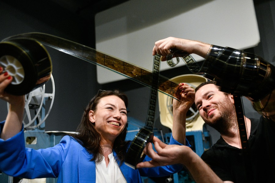 Создатели фильма Александра Говорченко и Александр Зенин сравнивают 70-миллиметровую пленку с 35-миллиметровой: площадь кадра на первой в девять раз больше