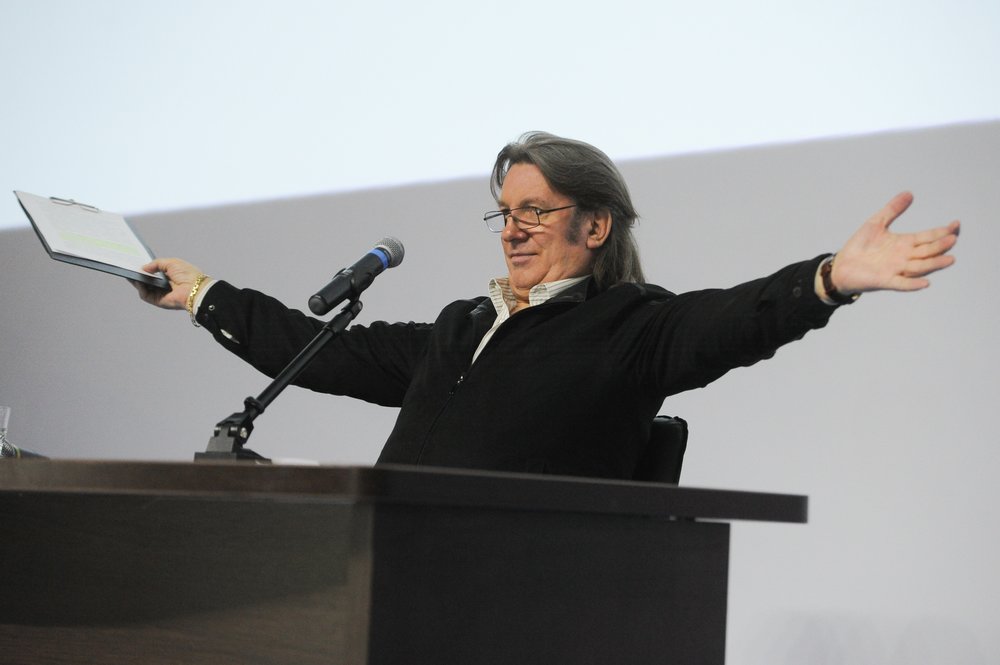 Лоза заявил об искусственной популярности Пугачевой