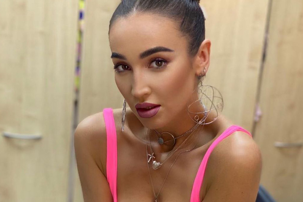 «Куколка»: Ольга Бузова превратилась в знаменитую игрушку