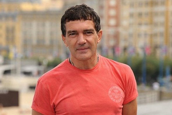 Антонио Бандерас вылечился от коронавируса