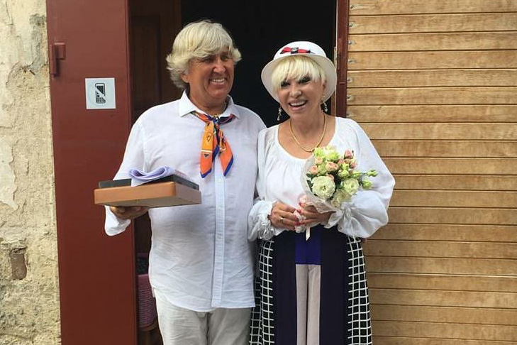 «Никаких баррикад!»: вдовец Легкоступовой объяснил «оккупацию» квартиры певицы