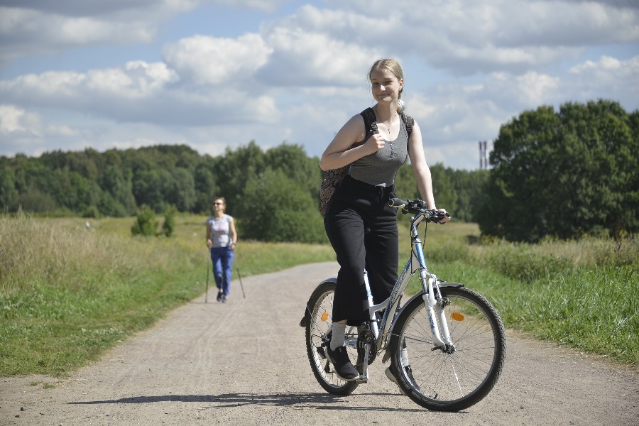 Москвичам рассказали, где и как катались велосипедисты 100 лет назад