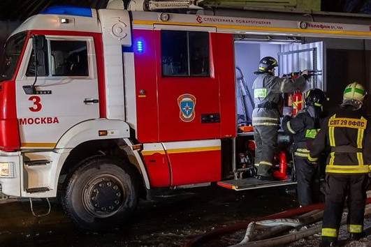 Людей эвакуировали из поликлиники на востоке столицы после пожара