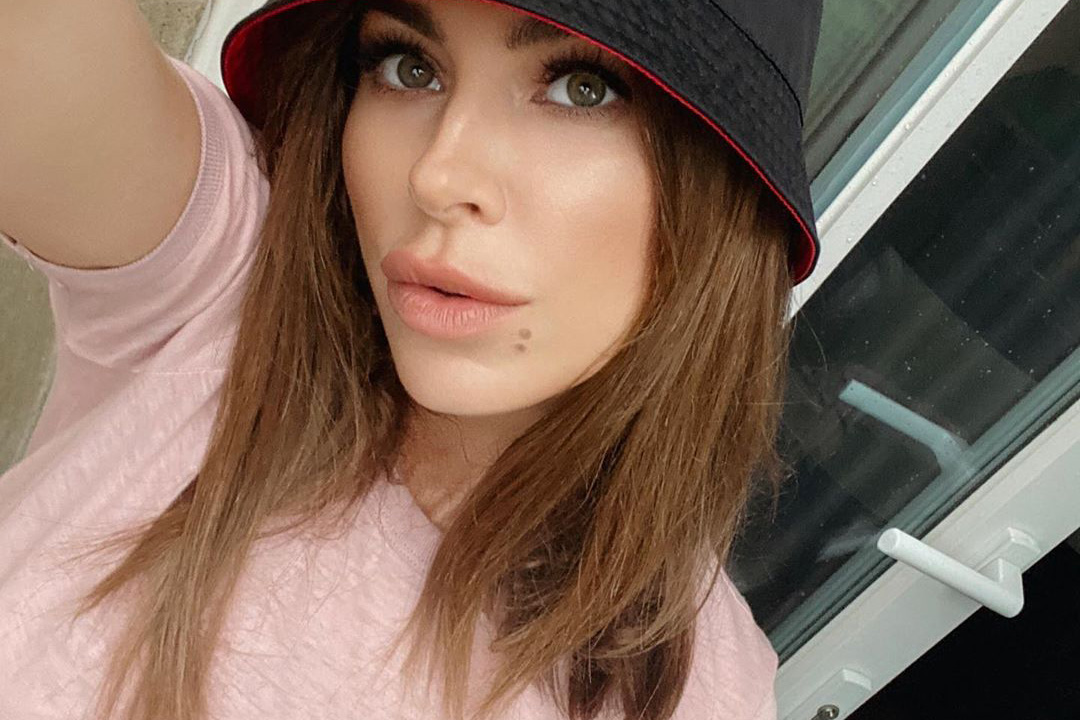 «Переборщила с пластикой»: поклонники раскритиковали новый образ Ани Лорак