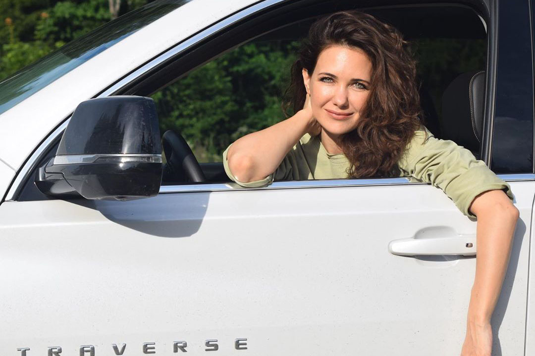 «Даже не верится, что все ваши»: Климова опубликовала фото из поездки с детьми