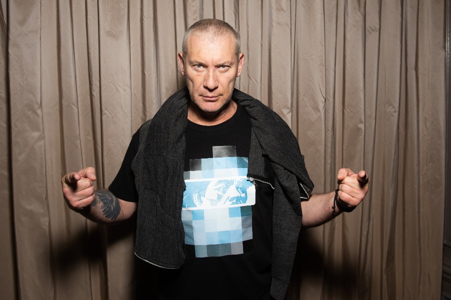 Актер Игорь Жижикин