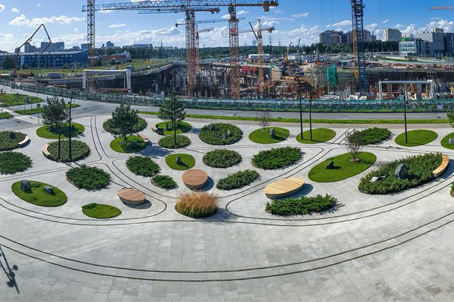 Площадь рядом с научно-техническим центром благоустроили в Сколкове 
