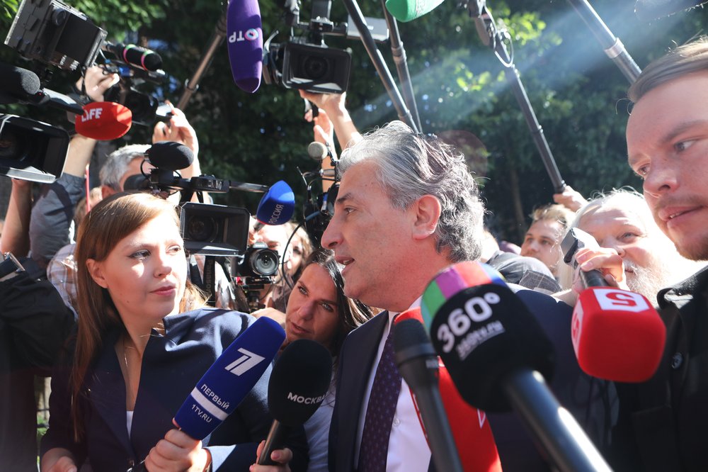 Адвоката Ефремова обвинили в подкупе свидетелей