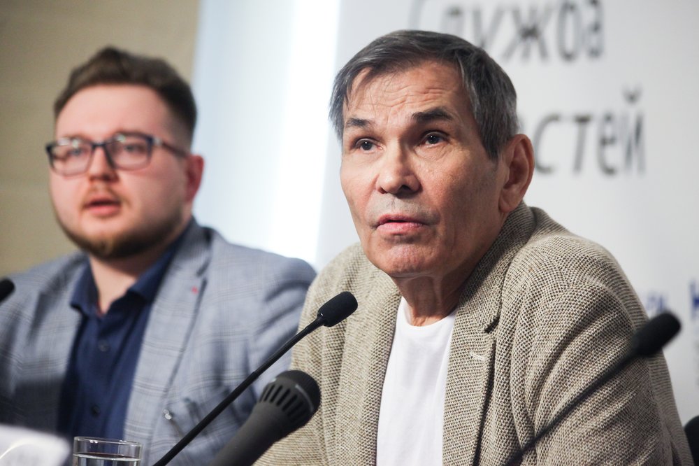 «Пенсионер — не его роль»: пиар-директор Алибасова объяснил скандалы вокруг продюсера