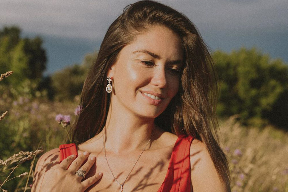 «Искренняя, настоящая, живая»: Муцениеце удивила поклонников фотографией без макияжа