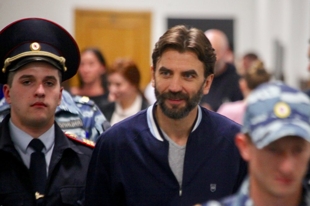 Двух новых фигурантов дела экс-министра Абызова заочно арестовали