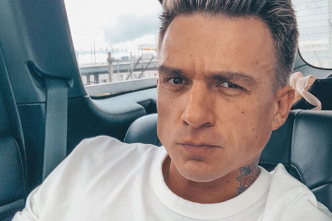 «Репетируем»: Влад Топалов показал, как поет народную песню вместе с сыном