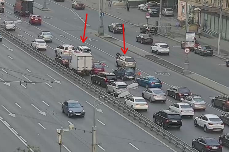 Две машины столкнулись на Варшавском шоссе в Москве