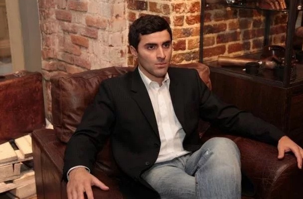 «Красивые и счастливые»: экс-супруг Чеховой показал фото с новой семьей