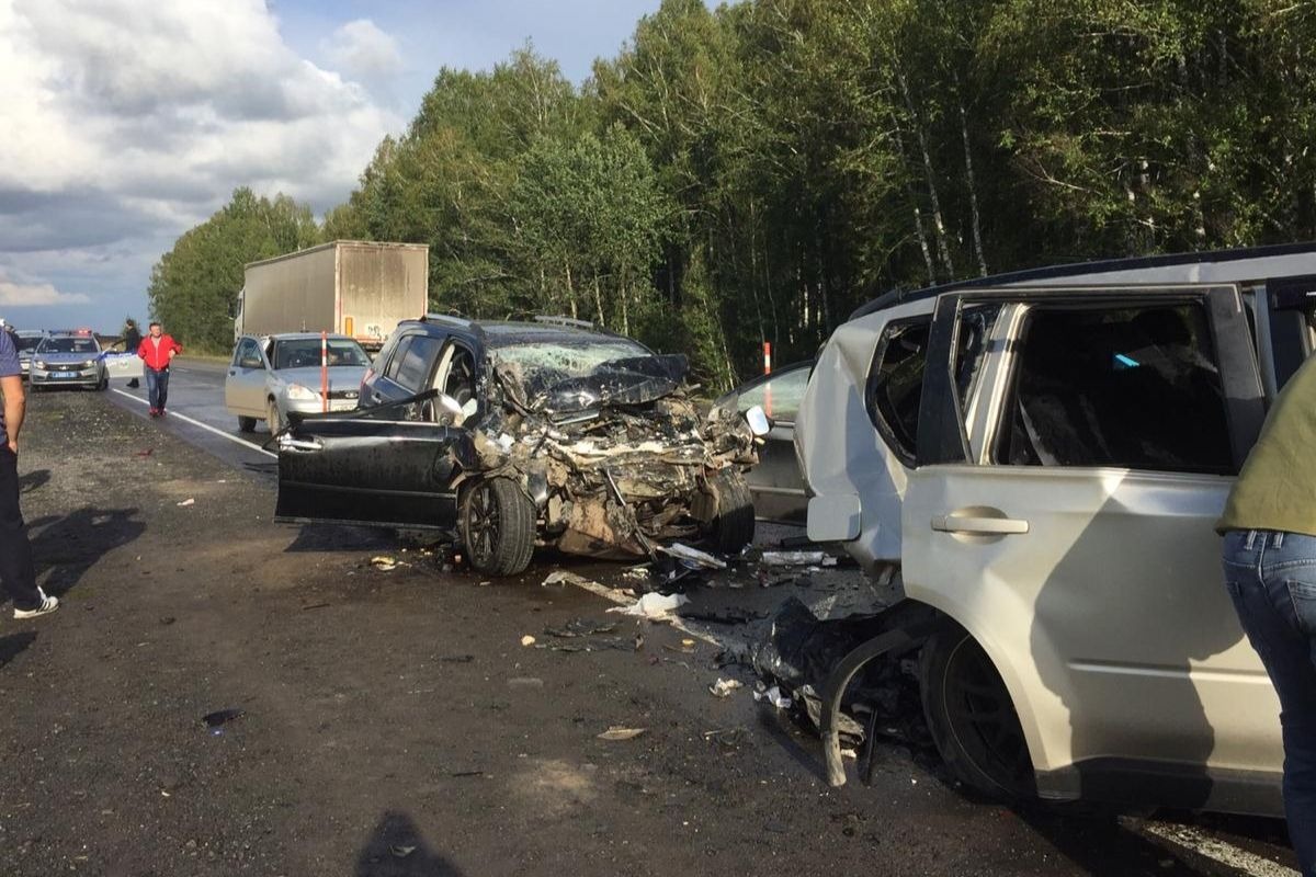 Уголовное дело возбудили после гибели ребенка в крупном ДТП под Тюменью