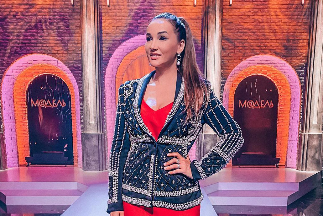 «Как всегда, сногсшибательна»: поклонники оценили яркий образ Анфисы Чеховой