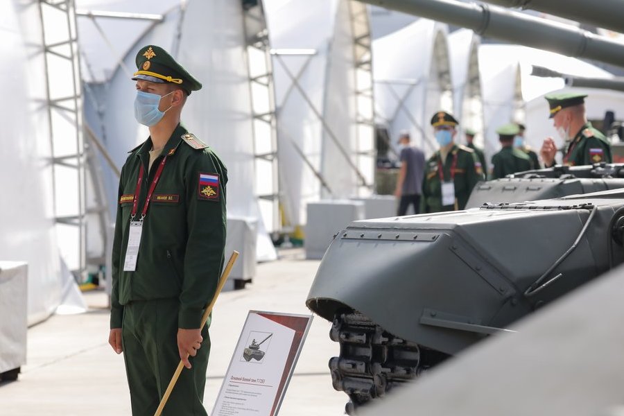 Минобороны РФ подписало контракты на форуме «Армия-2020» на 1,16 триллиона рублей