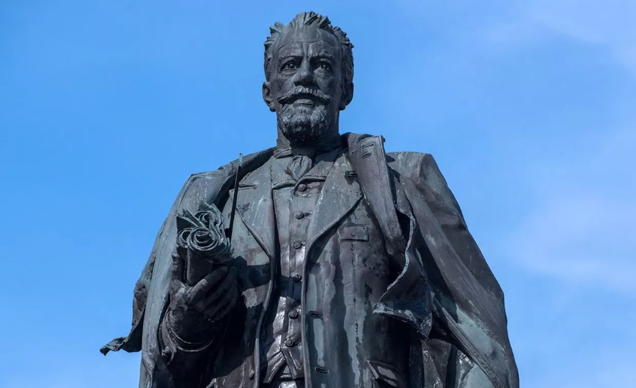 Памятник изобретателю Владимиру Шухову отремонтируют в Москве