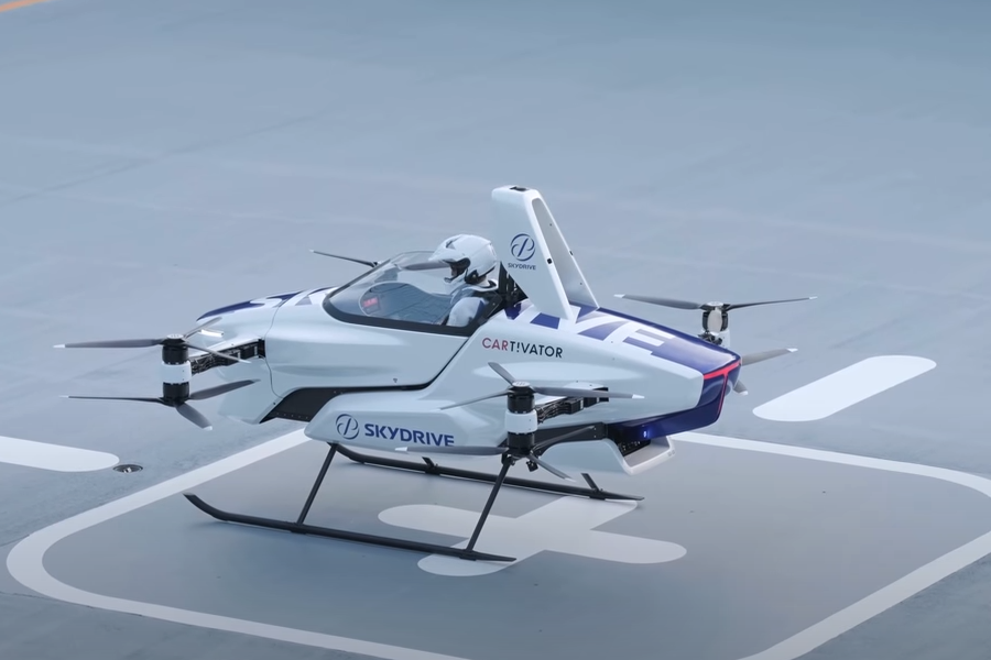 Летающий автомобиль с пилотом на борту протестировали в Японии