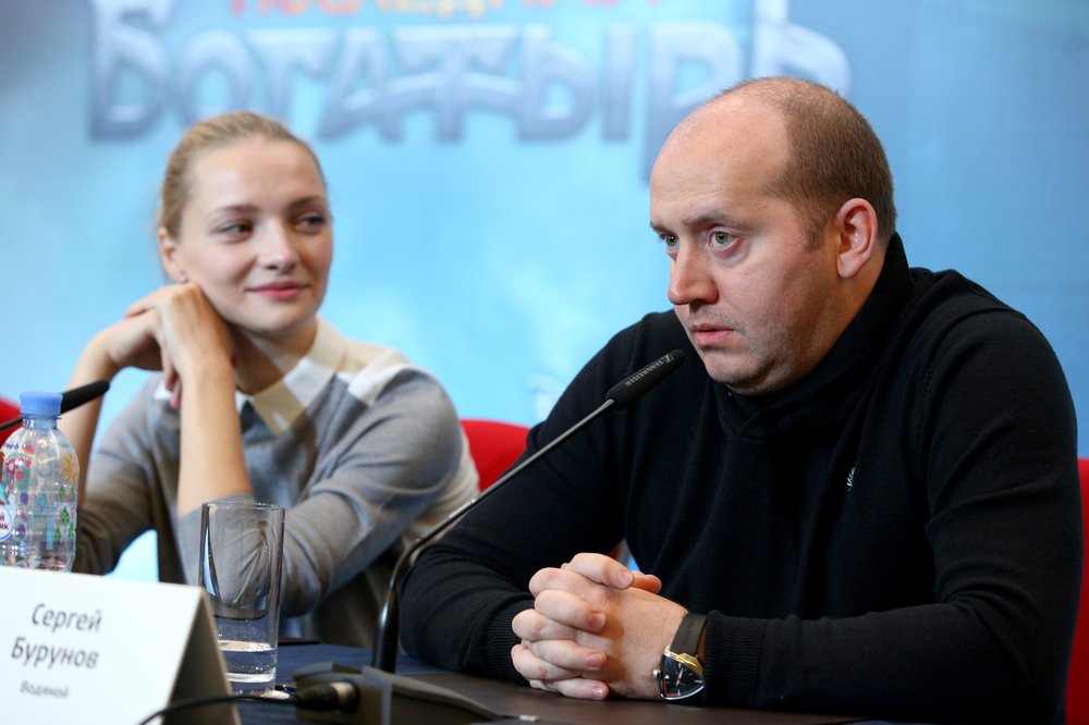 «Ваш любимый Водяной»: Бурунов поделился кадрами со съемок «Последнего богатыря»