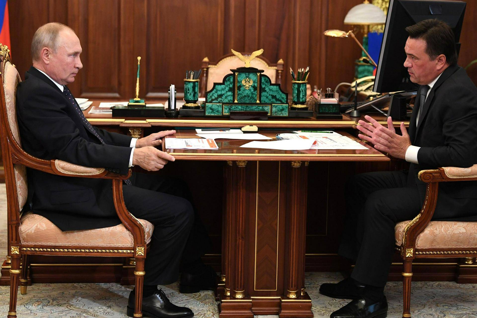 Путин попросил Воробьева доложить о ходе решения проблем дольщиков