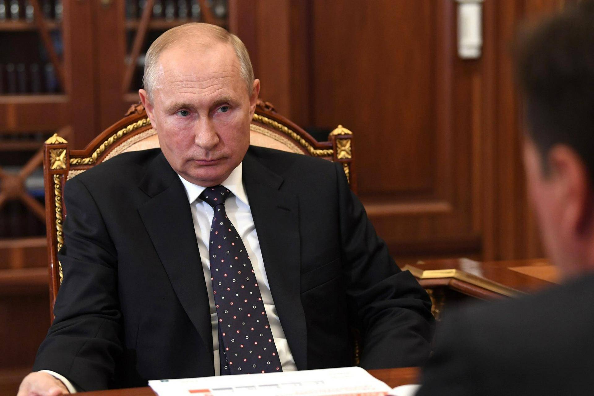 Путин заявил, что говорить о второй волне коронавируса в России пока рано