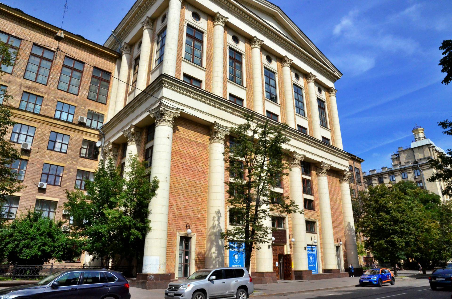 В чем особенность Болонской системы образования и нужно ли ее отменять в России