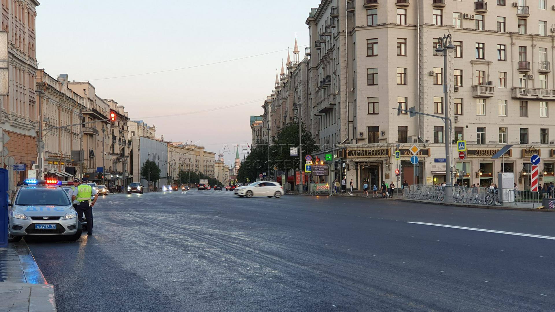 Ремонт участка Тверской улицы завершен досрочно, движение транспорта открыто