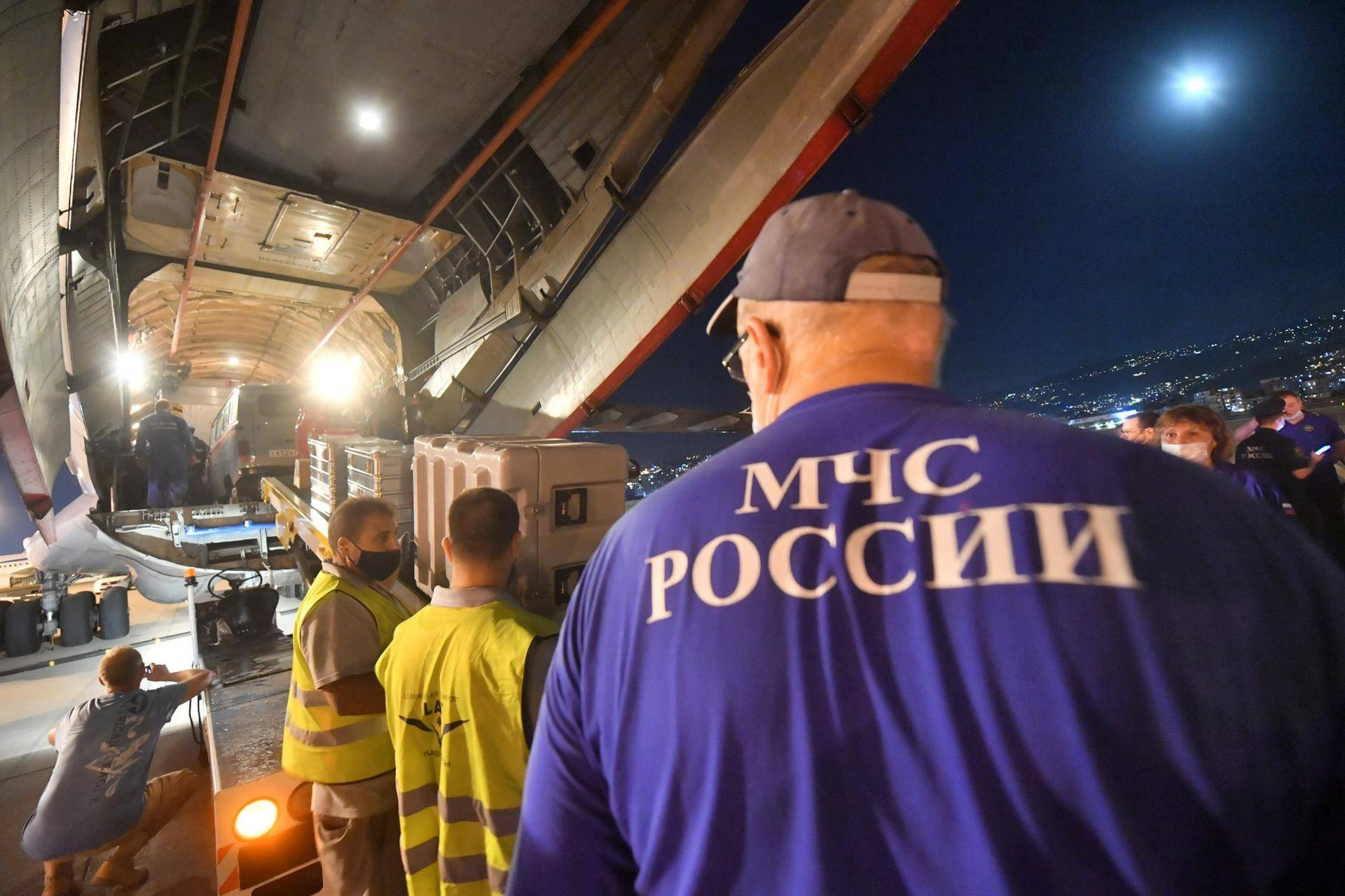 Медики МЧС РФ приняли в госпитале в Бейруте более 90 человек