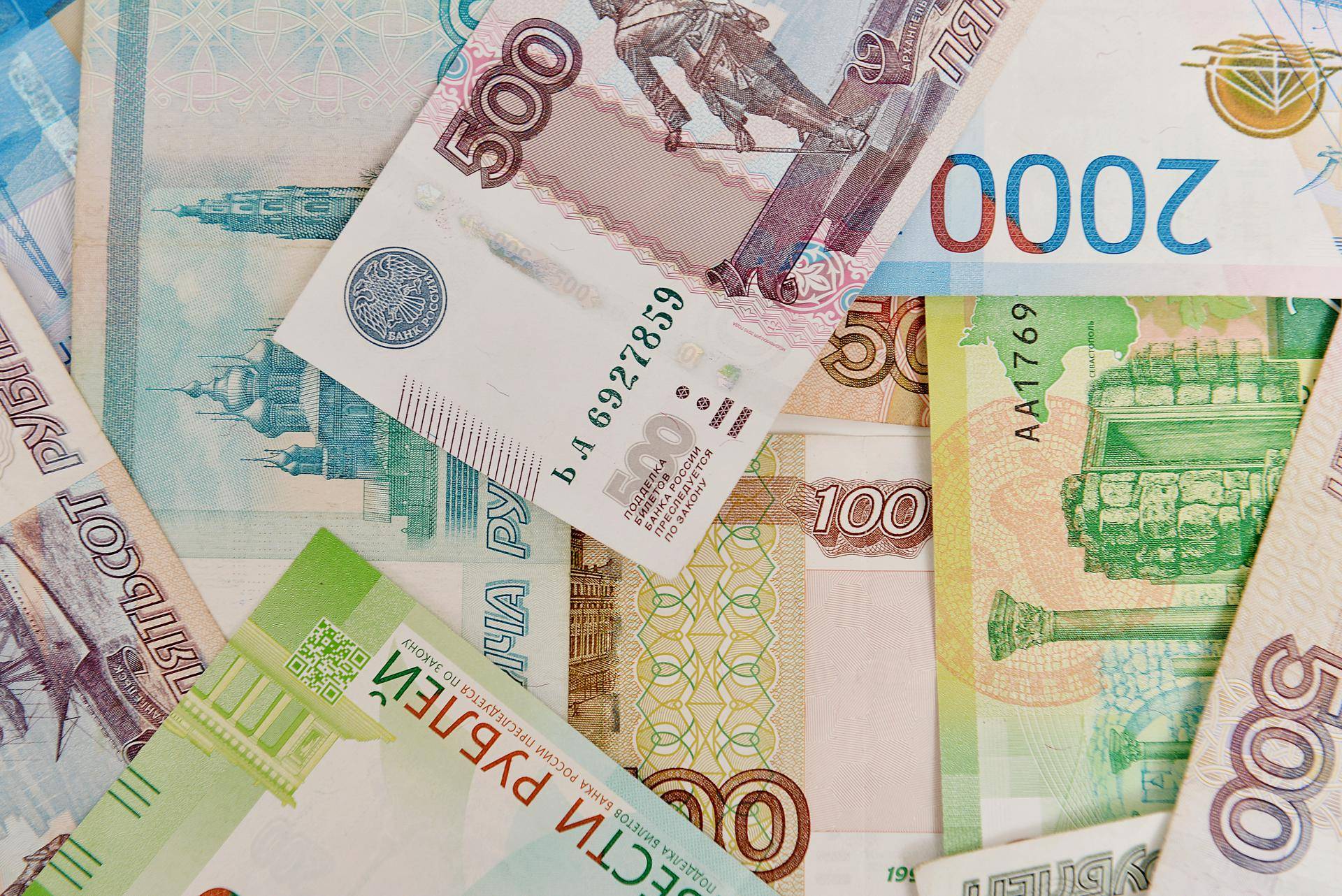 Еще 35 миллиардов рублей выделят в России на поддержку безработных