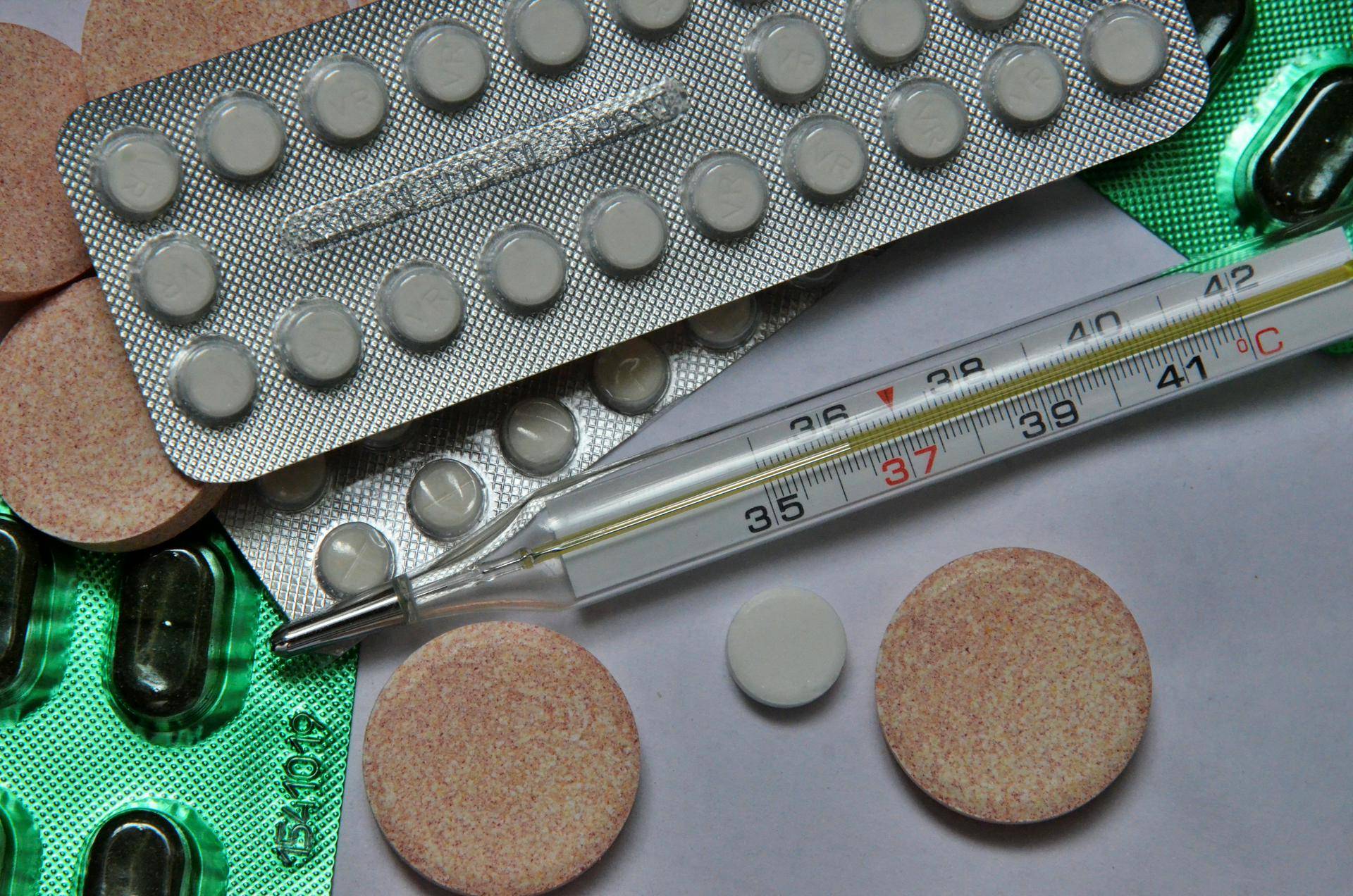 Елена Малышева рассказала, что должно быть в аптечке у каждой семьи