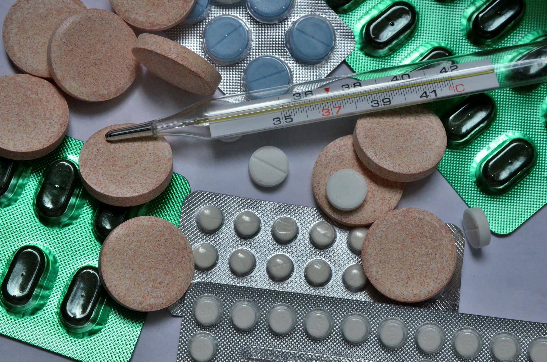 Медики выяснили, что риск заболеть COVID-19 и недостаток витамина D не связаны