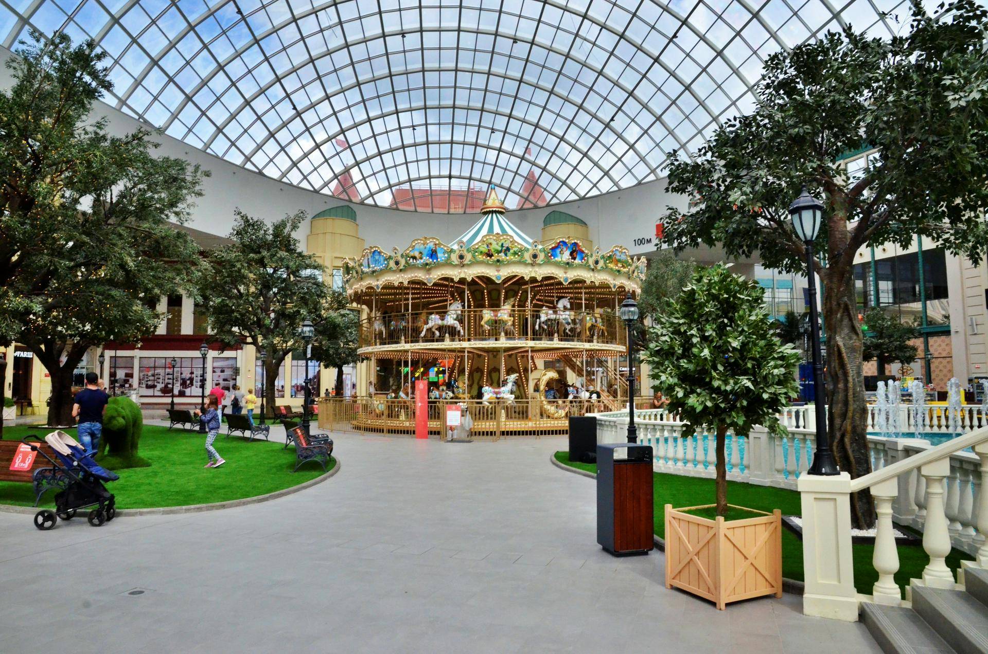 Стеклянный купол «Острова Мечты» в Москве признали самым большим в Европе